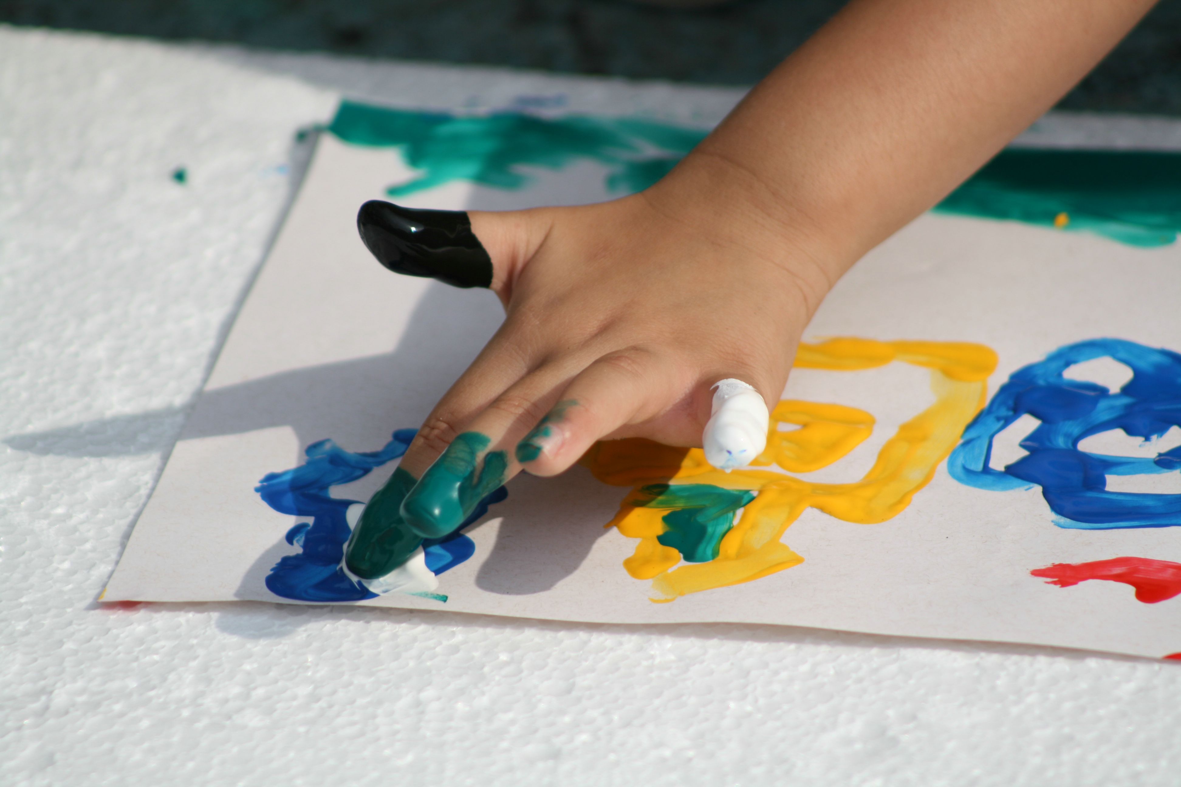Краски пальчики. Рисование пальчиками. Рисование пальчиками для детей. Рисование пальцами. Рисунки красками.